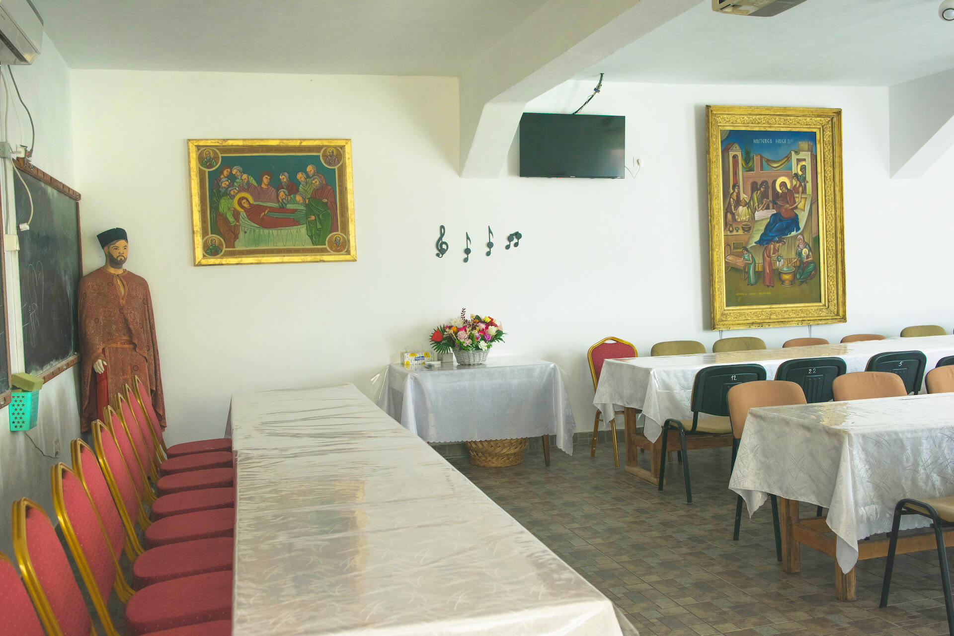 Evenimente / Parastase